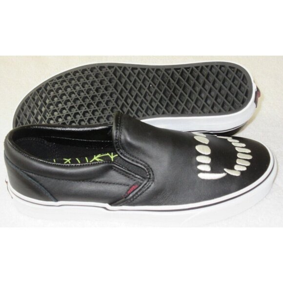 Vans Men's Classic Slip On Fangs Black True White Leather Shoes Size 9 NIB - Picture 3 of 5